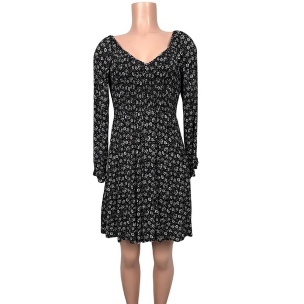 Mod Boutique Black White Floral V-Neck Long Sleeve Roush Dress Size Large
